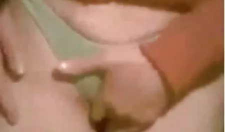 கவர்ச்சி இந்திய செக்ஸ் அழகி கிரா ராணி, செக்ஸ் 2 கருப்பு காக்ஸ்