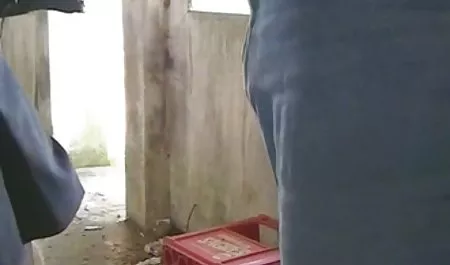 குளிப்பது மறைக்கப்பட்ட கடற்கரை செக்ஸ் மசாஜ்